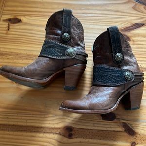 Corral Vintage boots! Size 8 1/2 M gently used like new only worn twice.